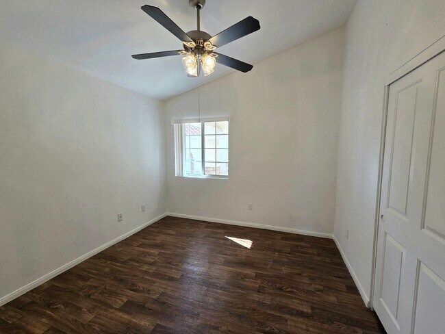 Building Photo - Charming & Spacious Las Vegas Home with Prime Location and Endless Potential