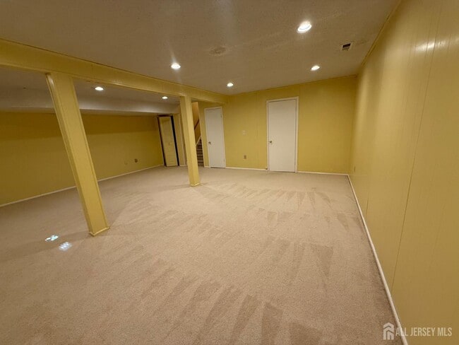 Building Photo - 1302 Edison Glen Terrace