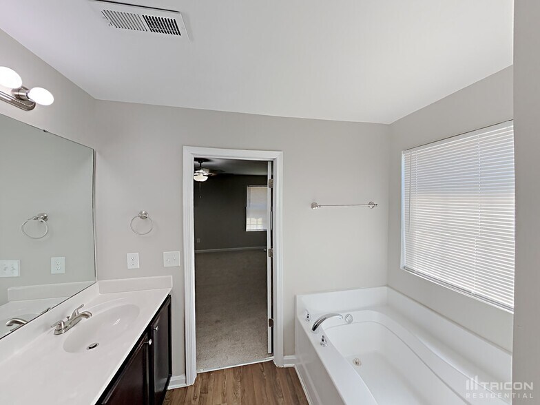 Building Photo - 1934 Chapel Brook Way