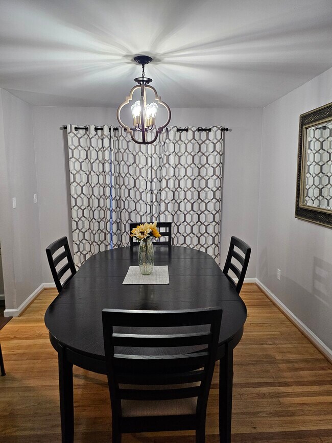 Dining Room - 10 Edith Key St