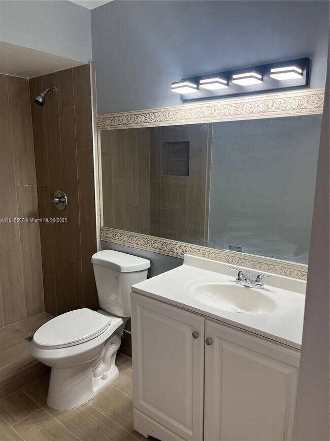 Building Photo - 9722 NW 6th Ln