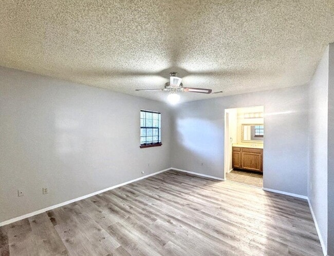 Building Photo - 501 Ridge Dr