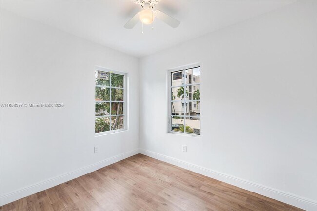 Building Photo - 410 76th St