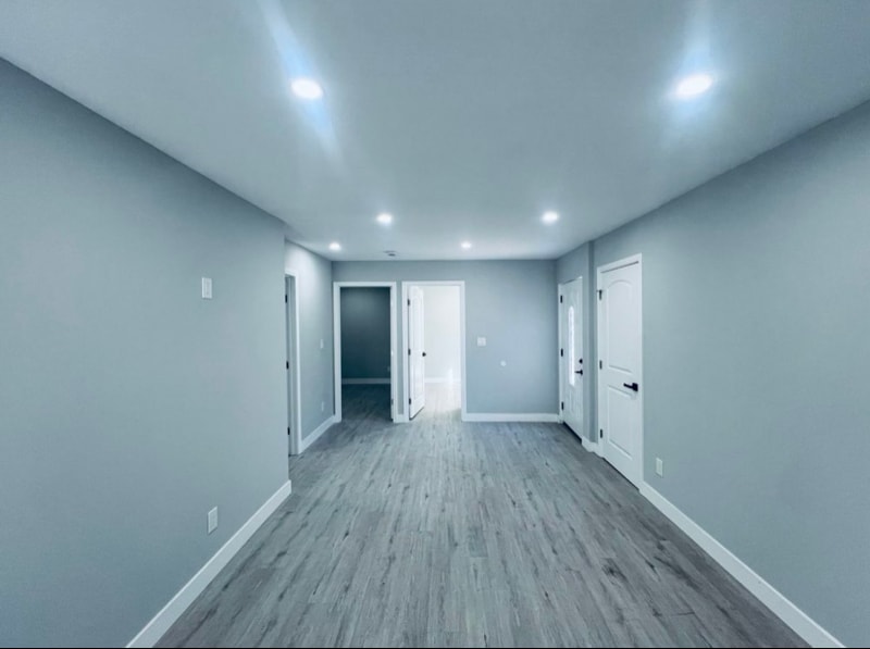 Building Photo - 2437 Cochran Ave