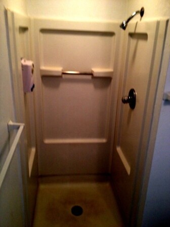 Building Photo - 4 Bedroom, 2 Bathroom House with Large Fen...