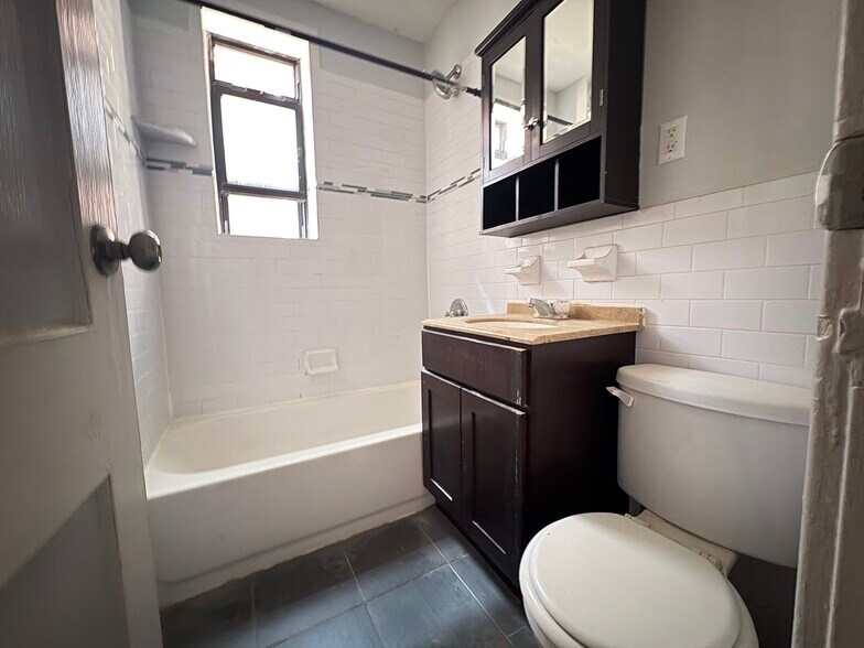 41 Kelly Pkwy C4 - 35 Kelly Pky