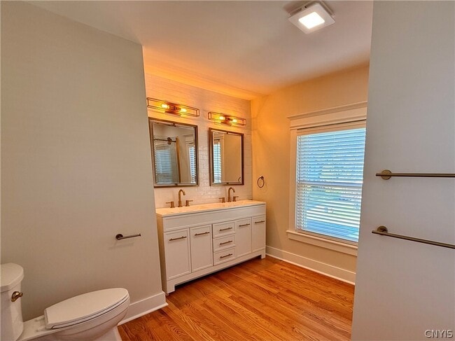 Building Photo - 11 Sanger Ave