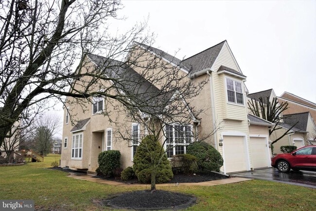 Building Photo - 458 Country Club Dr