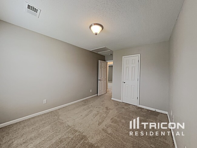 Building Photo - 141 Grafton Ln