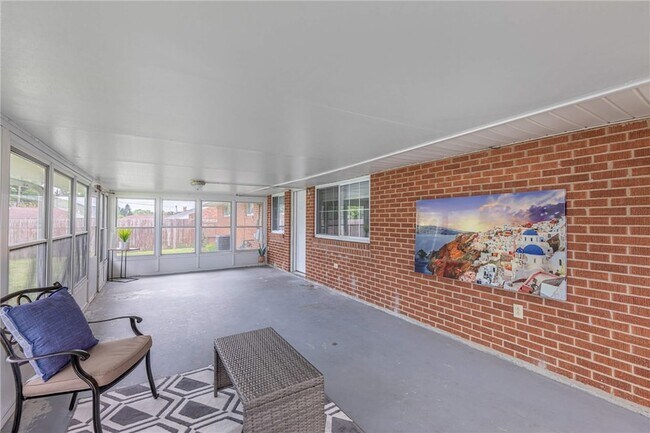 Building Photo - 5276 Buckner Dr