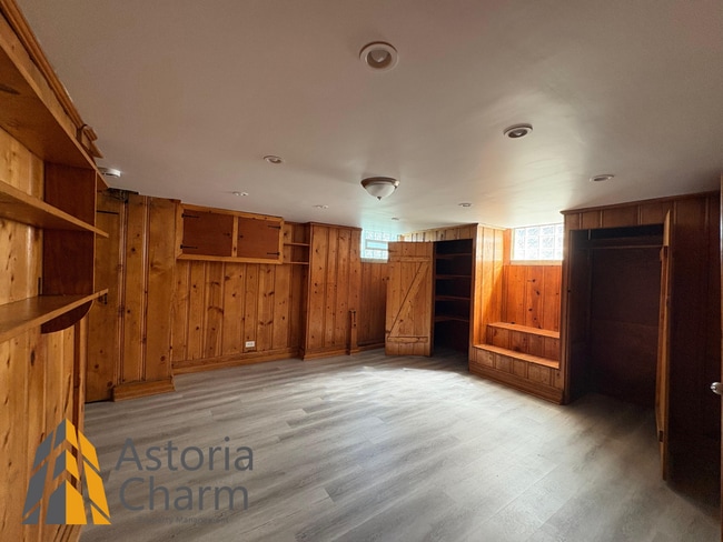 Building Photo - Warm & Welcoming 3 Bed, 2 Bath Home with C...