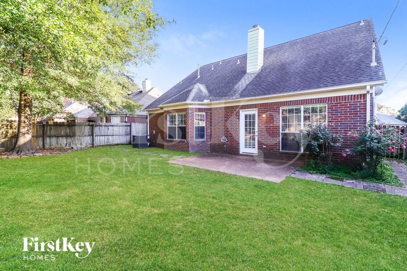 Building Photo - 8668 Pantherburn Cir N