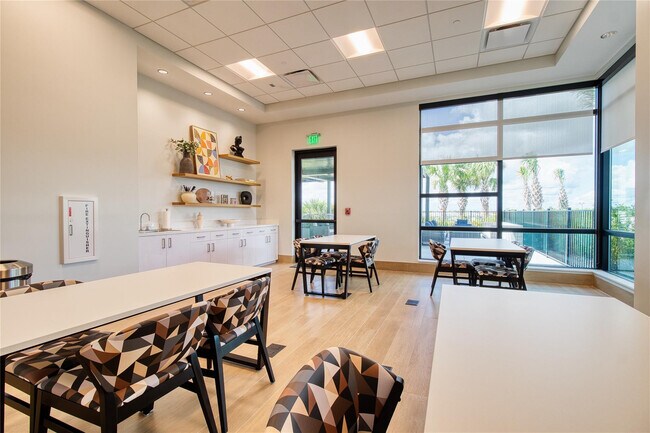 Building Photo - 10407 SW Aquila Wy