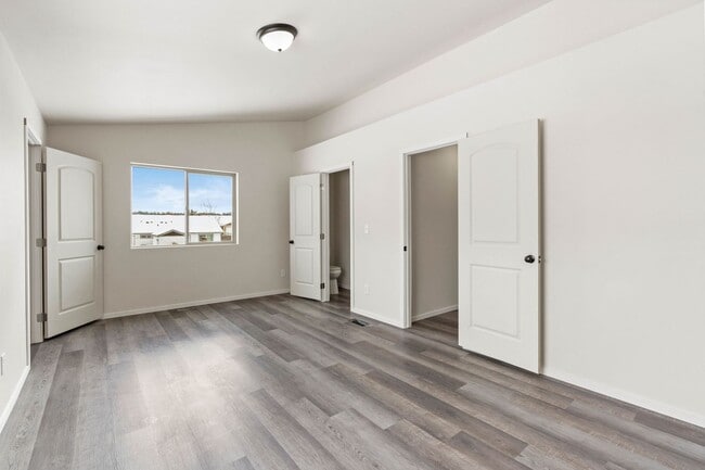 Building Photo - 2-bedroom townhomes, a modern take on apartment-style living