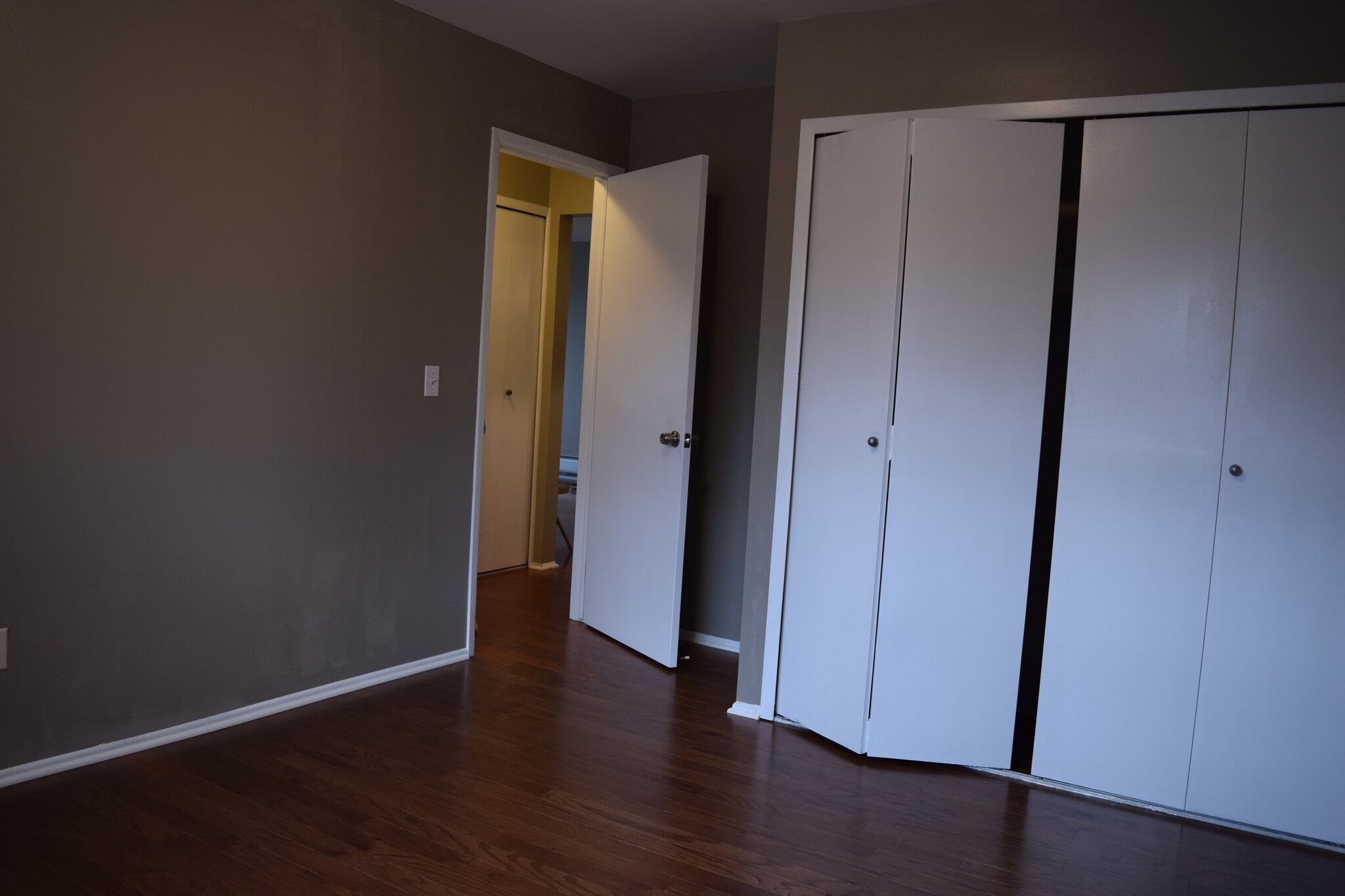 2nd bedroom - 2425 Torquay Ave