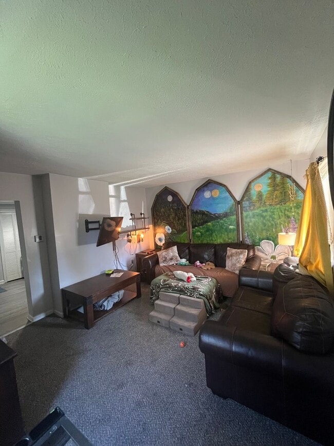 Building Photo - Two Bedroom House in Cincinnati!