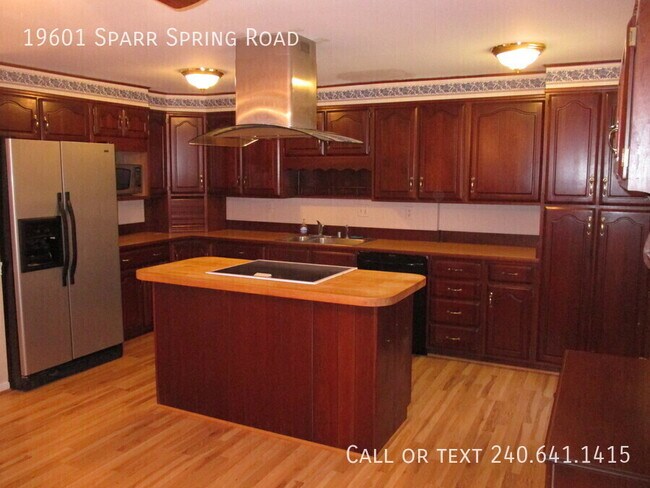 Building Photo - 19601 Sparr Spring Rd