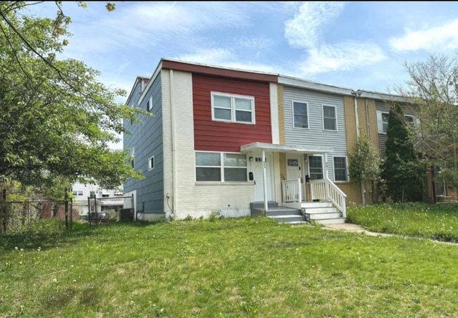 Building Photo - 883 Wedgewood Dr