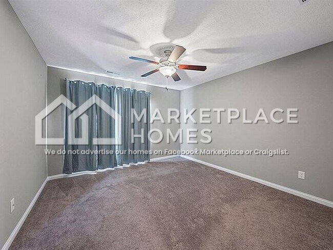 Building Photo - 554 Vining Ln