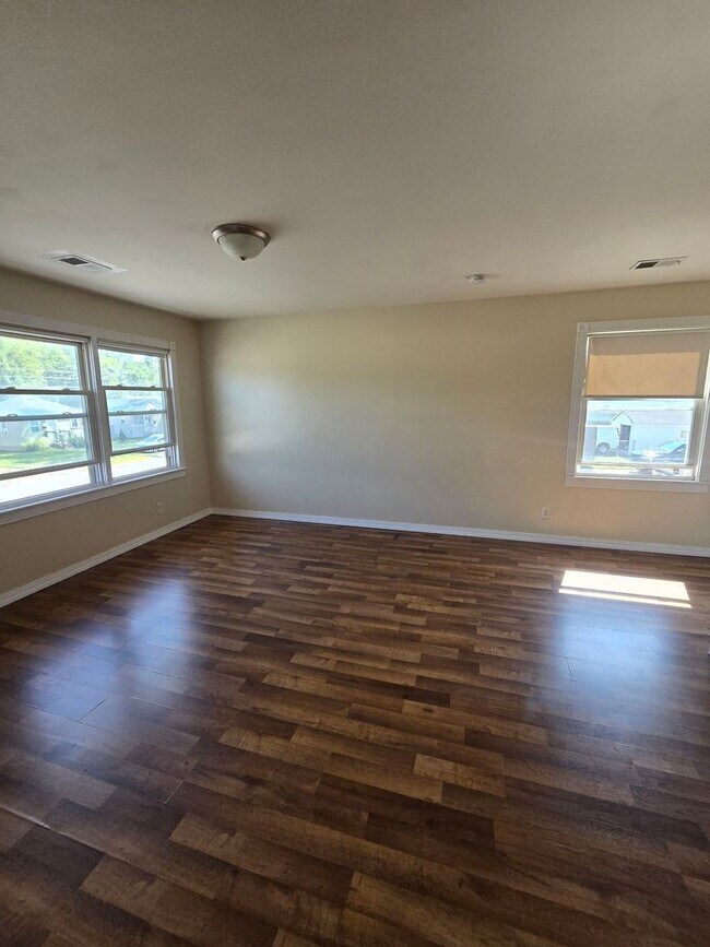 Building Photo - 3334 Michigan St