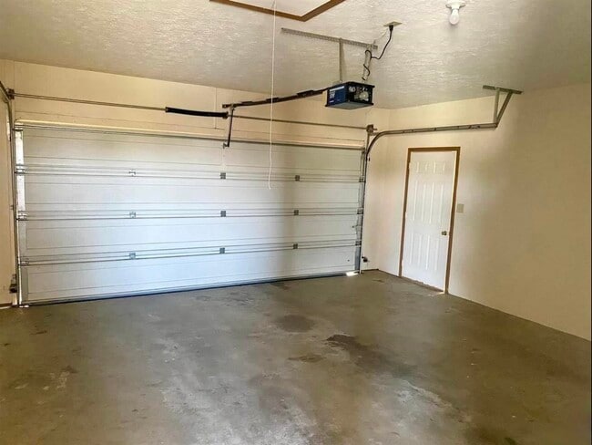 Building Photo - 4855 S Lost St