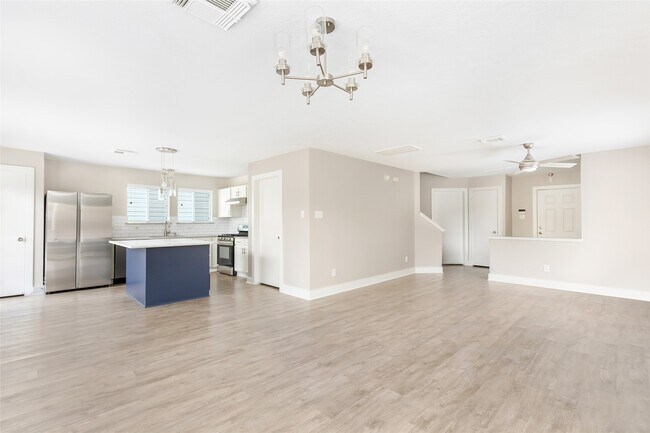 Building Photo - 19106 Spruce Bough Ln