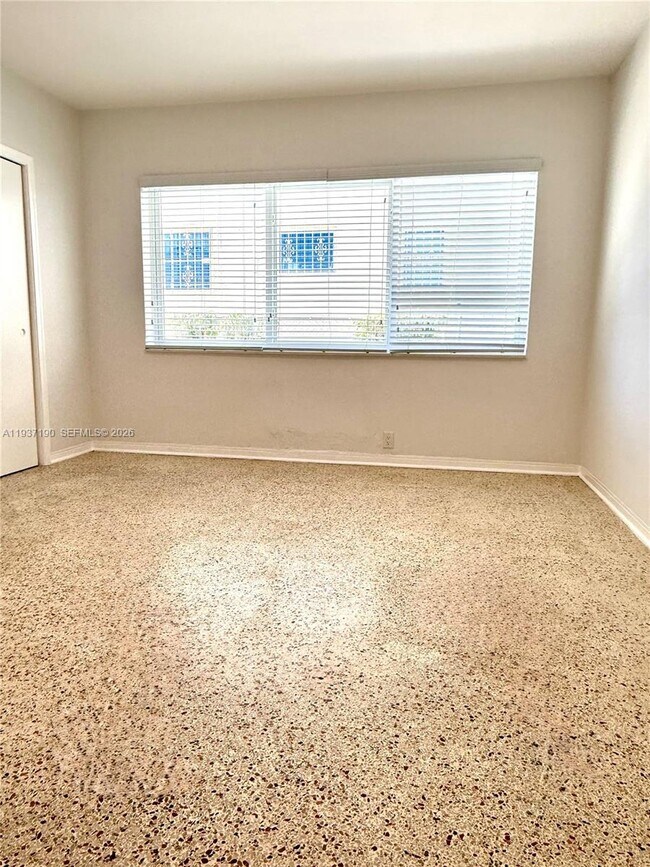 Building Photo - 887 80th St