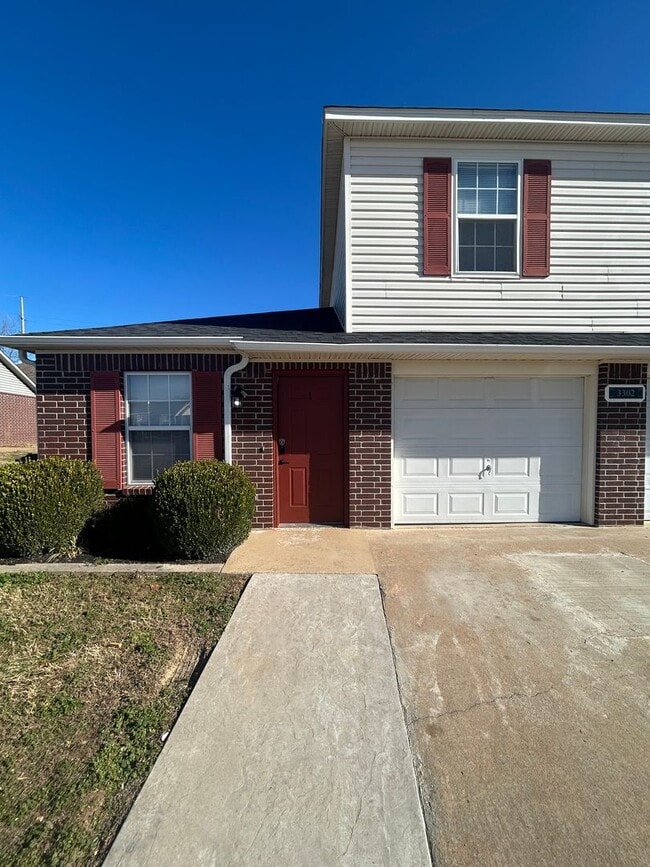 Building Photo - 3302 SW Landau Ct