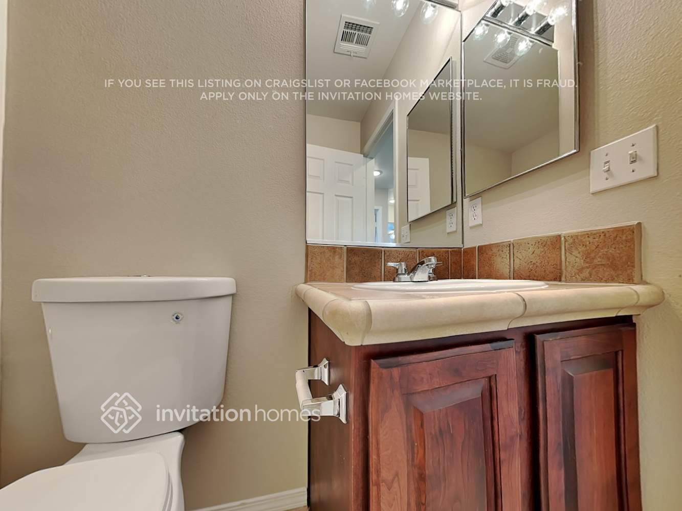 Building Photo - 10325 Adrianna Ave