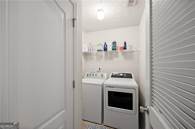 Building Photo - 4945 Cottonwood Tr