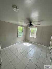 Building Photo - 521 N 9th St