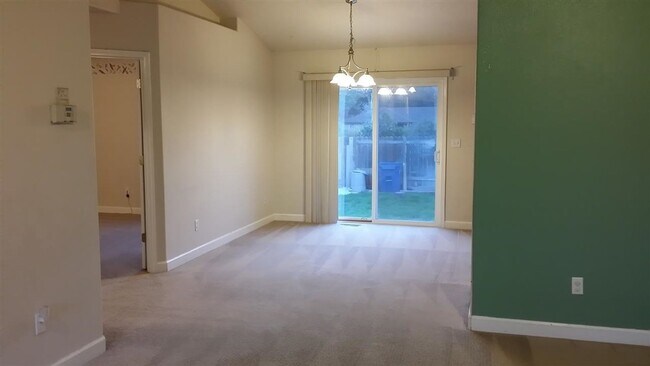 Building Photo - Boise, 3Bd/2Bth/2Car, 1332 Sqft,