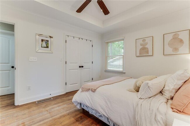 Building Photo - 2357 Cortez Way NE