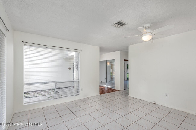 Building Photo - 261 Edgewater Ave SE