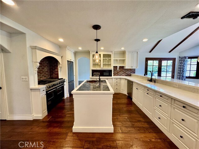 Building Photo - 28102 Camellia Ct
