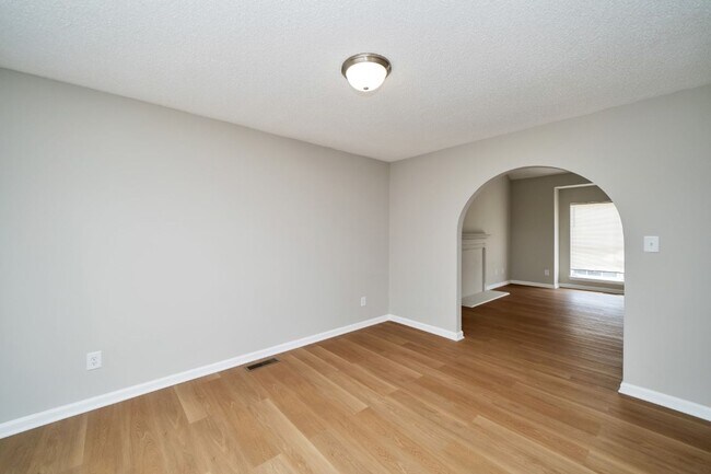 Building Photo - 429 Surrey Cir