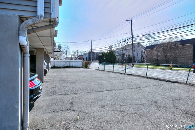 Building Photo - 638 Cove Rd