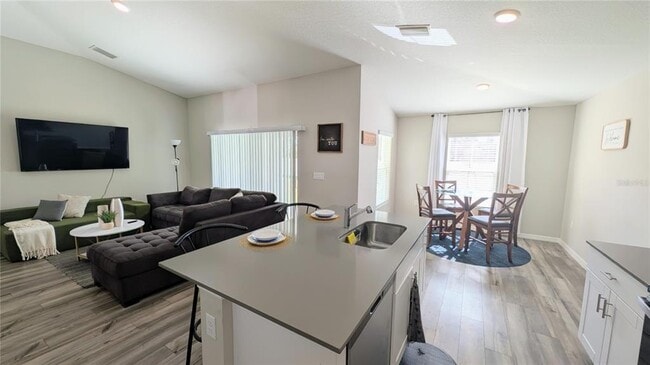 Building Photo - 5365 Maddie Dr