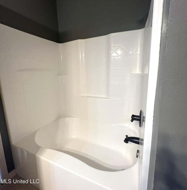 Building Photo - 18511 Devin Ct