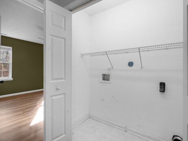 Building Photo - 218 Winterberry Ct