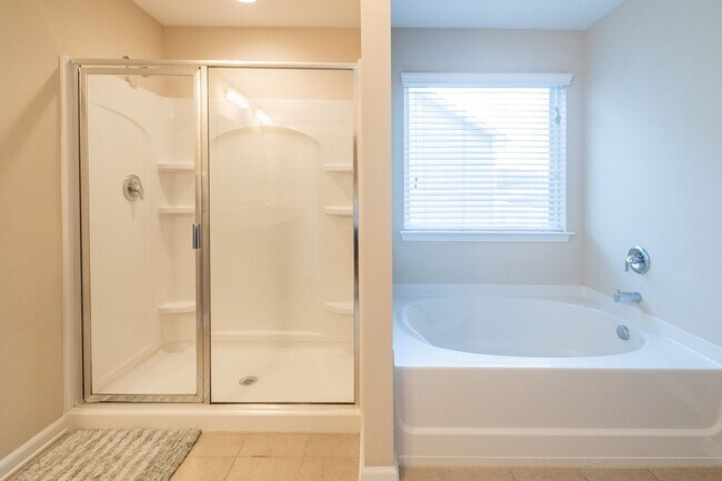 Building Photo - Third month rent free if you sign a lease before 01/31! Spacious 4 Bedroom, 3.5 Bath Home for Ren...