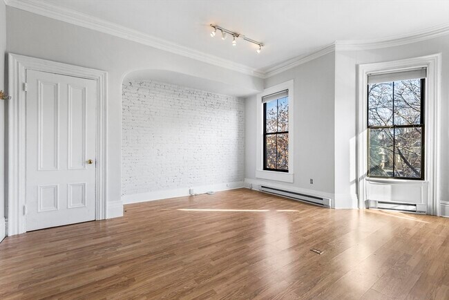 Building Photo - 28 Dartmouth St