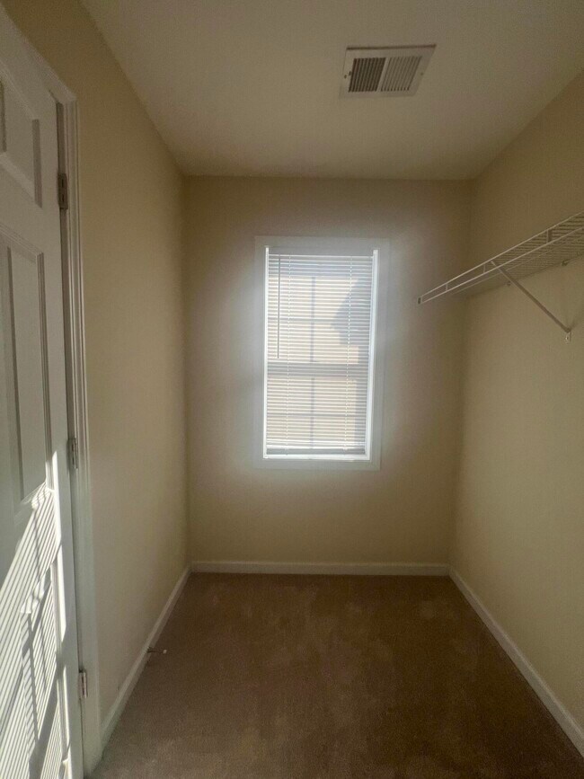 Building Photo - 3625 Galloway Ln