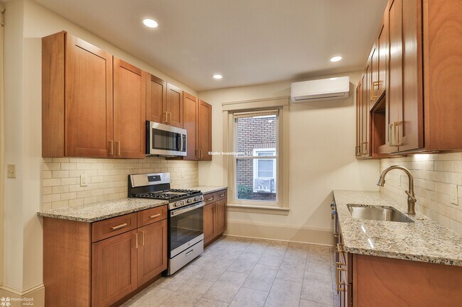 Building Photo - 67 W Laurel St