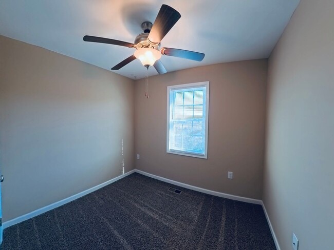 Building Photo - New Duplex Townhouse in Bedford