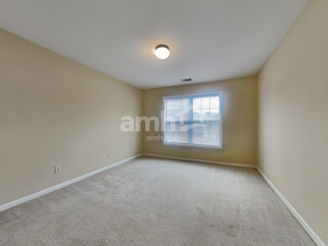 Building Photo - 2116 Benchmark Dr SW