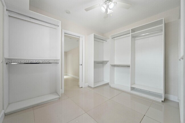 Building Photo - 292 E 55th St