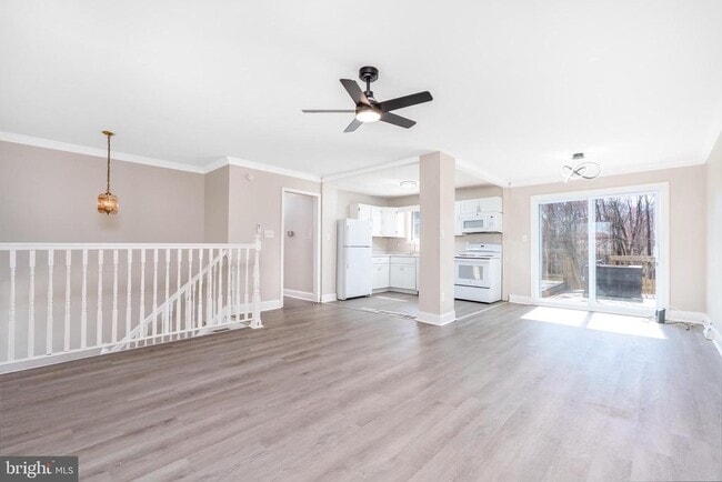 Building Photo - 150 Fairway Rd