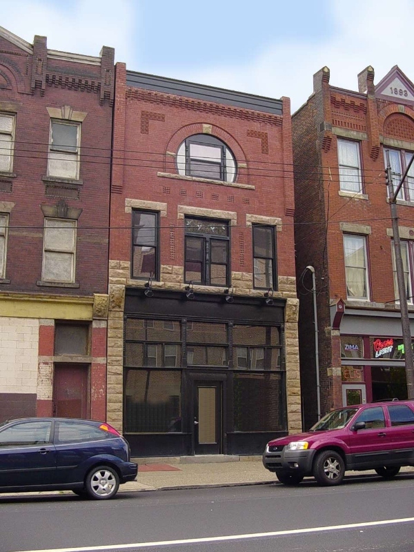 Building Photo - 2520 E Carson St