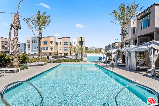 Building Photo - 768 Daniel Freeman Cir